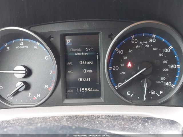 JTMBFREVXJJ193902 Toyota RAV4 LE