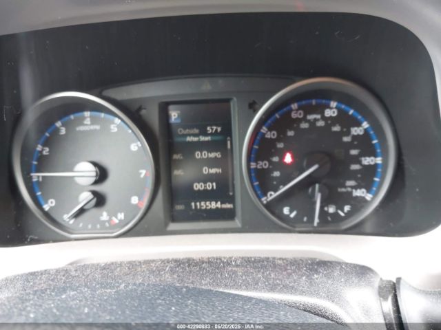 JTMBFREVXJJ193902 Toyota RAV4 LE