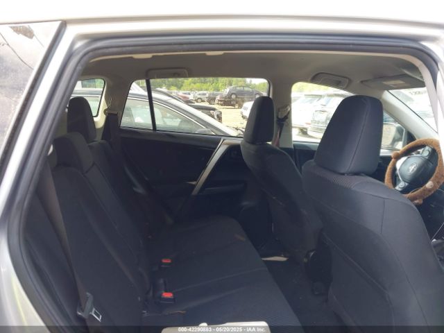 JTMBFREVXJJ193902 Toyota RAV4 LE