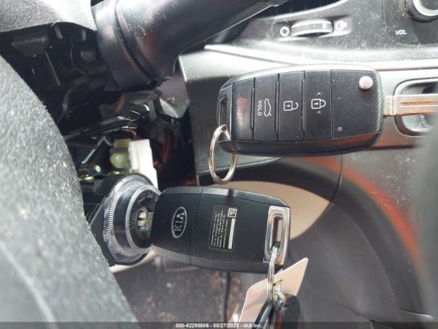KNAGM4A7XF5641123 KIA Optima Lx