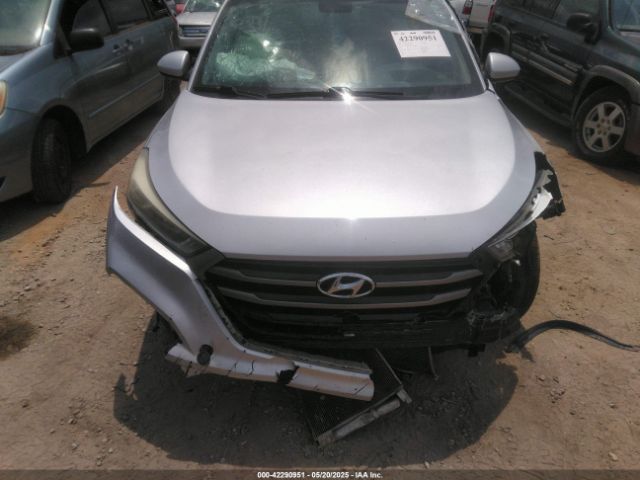 KM8J33A44GU137780 Hyundai TUCSON SE