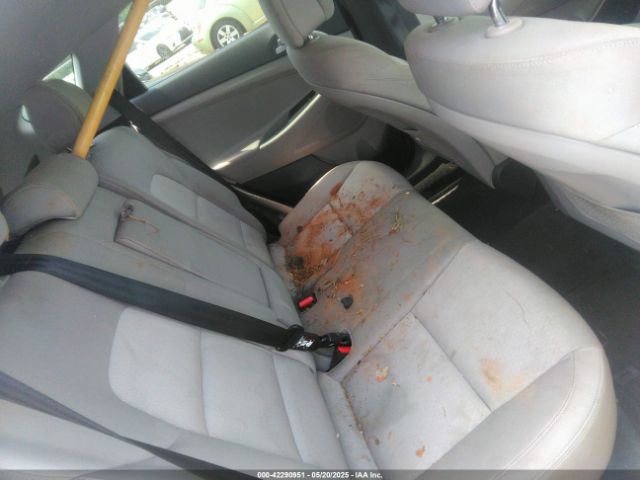KM8J33A44GU137780 Hyundai TUCSON SE