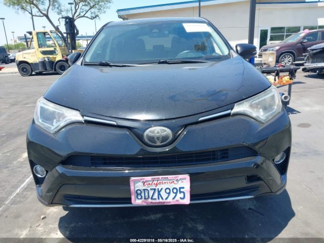 2T3WFREV1JW450514 Toyota Rav4 Xle