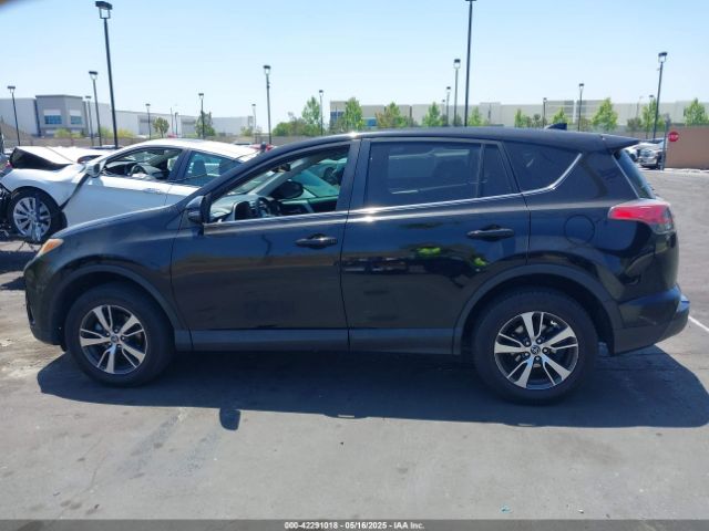 2T3WFREV1JW450514 Toyota Rav4 Xle
