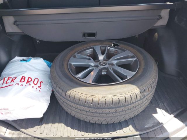 2T3WFREV1JW450514 Toyota Rav4 Xle