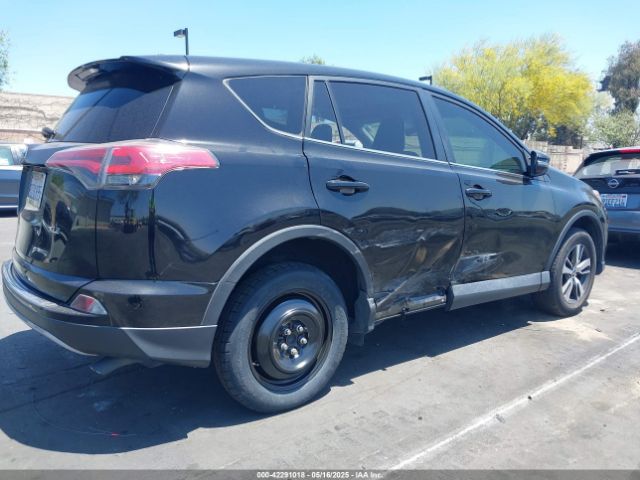 2T3WFREV1JW450514 Toyota Rav4 Xle