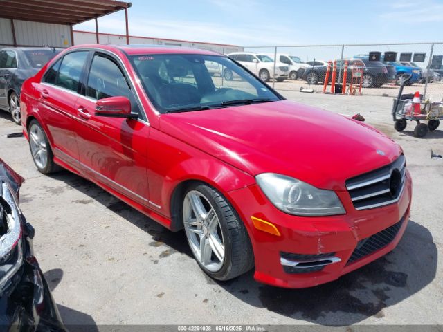 2013 MERCEDES-BENZ C 300 WDDGF8AB8DR284402