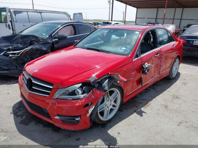 2013 MERCEDES-BENZ C 300 WDDGF8AB8DR284402 Photo 1