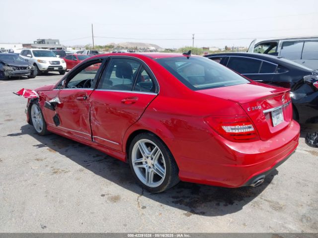 2013 MERCEDES-BENZ C 300 WDDGF8AB8DR284402 Photo 2