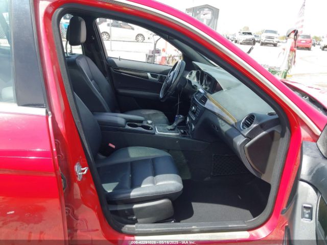 2013 MERCEDES-BENZ C 300 WDDGF8AB8DR284402 Photo 4