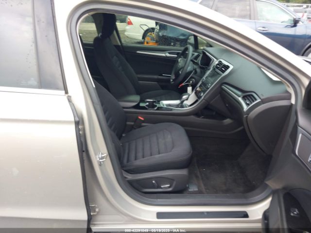 3FA6P0LUXFR141046 Ford Fusion Hybrid Se