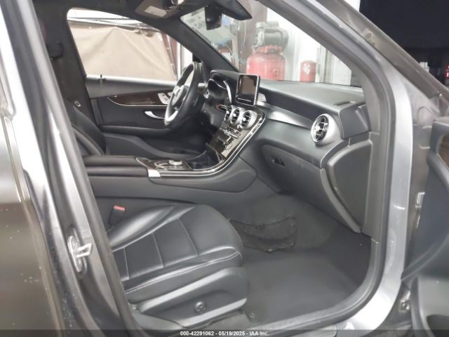 WDC0G4JB2HF165490 Mercedes-Benz m274