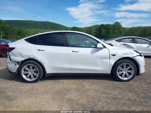 7SAYGDEE8PF591817 Tesla 2023