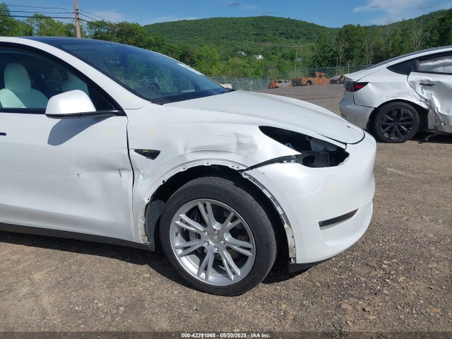7SAYGDEE8PF591817 Tesla 2023