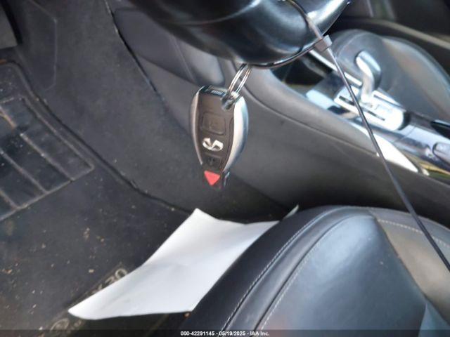 SJKCH5CR7JA053848 Infiniti Qx30 Premium