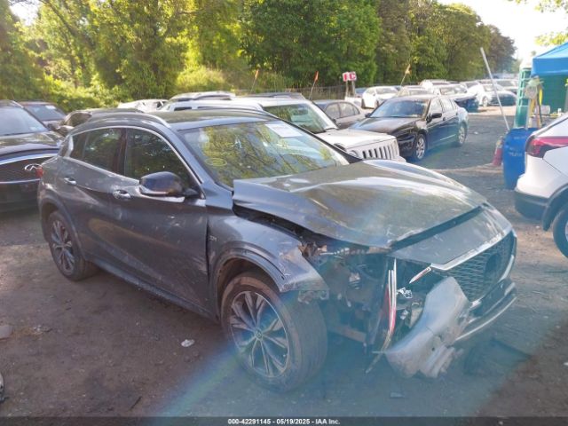 SJKCH5CR7JA053848 Infiniti Qx30 Premium