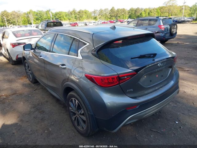 SJKCH5CR7JA053848 Infiniti Qx30 Premium