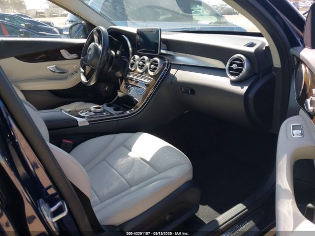 55SWF4JB1HU187647 Mercedes-Benz C 300 Luxury/sport