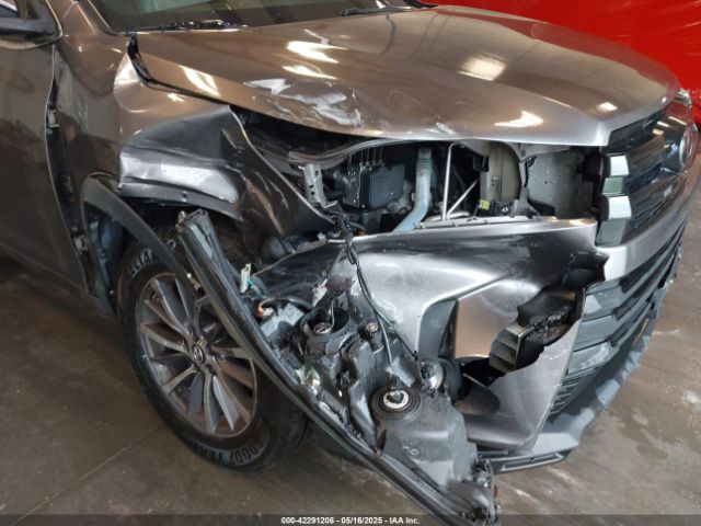 5TDKZRFH3JS270922 Toyota Highlander Xle