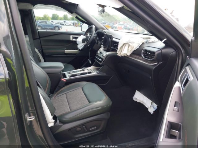 2022 FORD EXPLORER 1FMSK8JH5NGB66823 Photo 4
