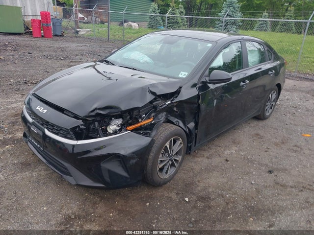 3KPF24AD9RE742561 KIA Forte Lxs
