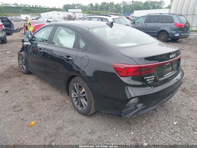 3KPF24AD9RE742561 KIA Forte Lxs
