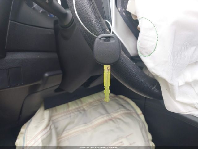 2T1BURHE0HC930063 Toyota COROLLA LE