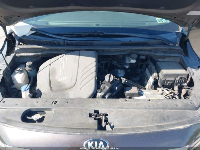 KNDMB5C14H6283833 KIA SEDONA LX
