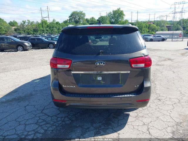 KNDMB5C14H6283833 KIA SEDONA LX