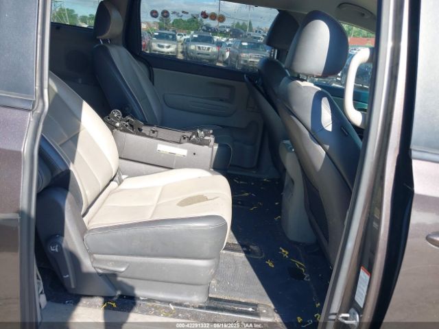 KNDMB5C14H6283833 KIA SEDONA LX