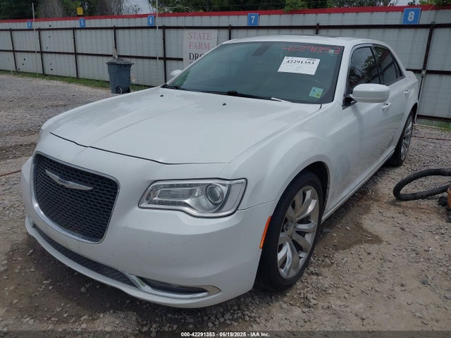 2C3CCAAG2GH343828 Chrysler 300 Anniversary Edition