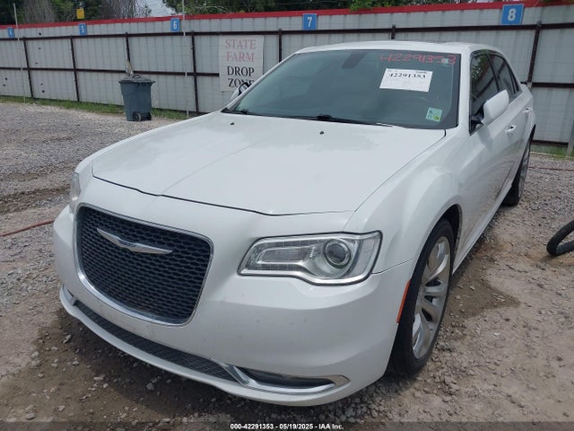 2C3CCAAG2GH343828 Chrysler 300 Anniversary Edition