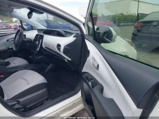 JTDKARFU3K3102222 Toyota Prius Le
