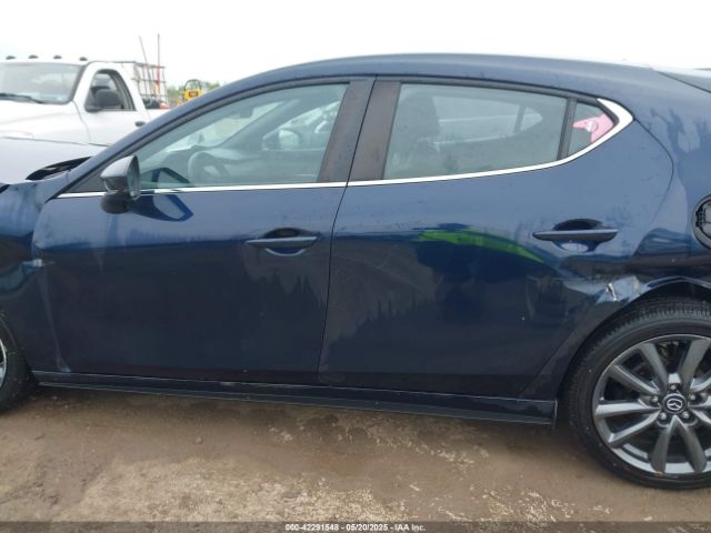 JM1BPBKL1M1308883 Mazda Mazda3 Hatchback Select