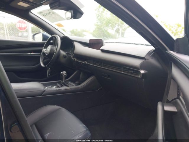 JM1BPBKL1M1308883 Mazda Mazda3 Hatchback Select