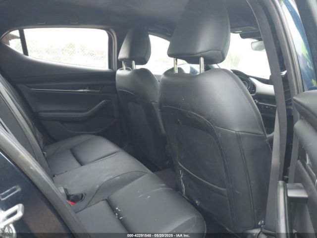 JM1BPBKL1M1308883 Mazda Mazda3 Hatchback Select
