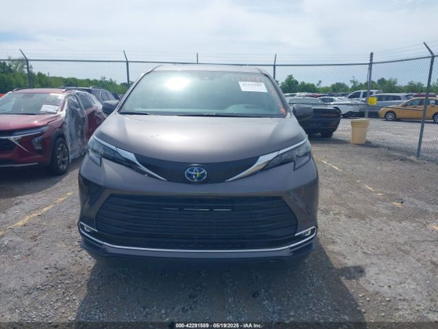5TDJRKEC0RS180714 Toyota SIENNA XLE