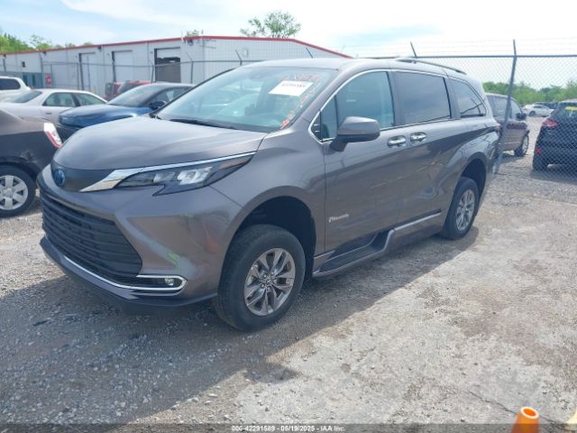 5TDJRKEC0RS180714 Toyota SIENNA XLE