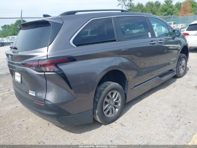 5TDJRKEC0RS180714 Toyota SIENNA XLE