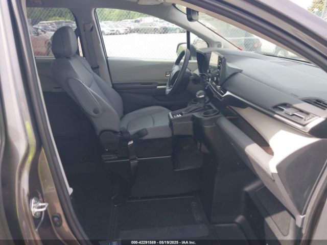 5TDJRKEC0RS180714 Toyota SIENNA XLE