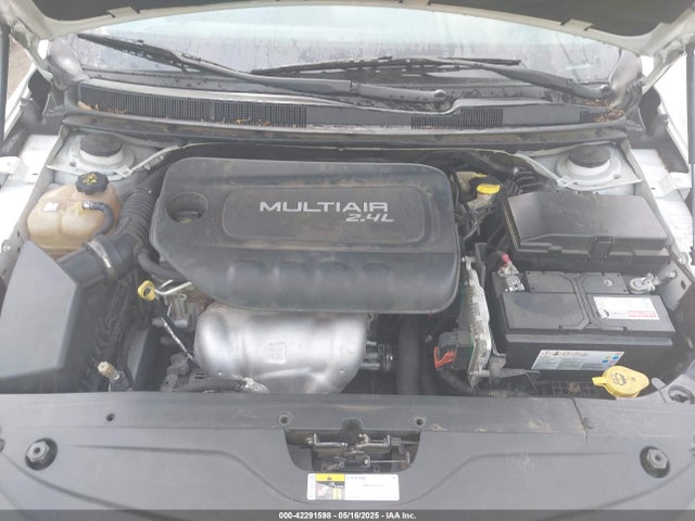 1C3CCCAB2GN164289 Chrysler 200 Limited