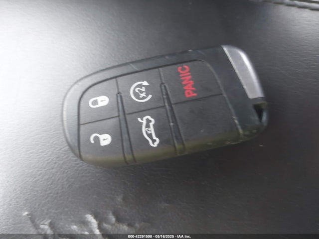 1C3CCCAB2GN164289 Chrysler 200 Limited