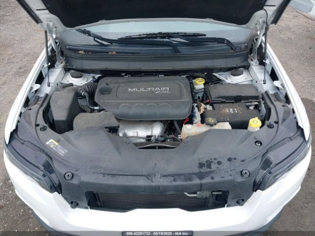 1C4PJLCB8KD145129 Jeep Cherokee Latitude Fwd
