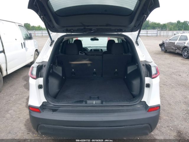1C4PJLCB8KD145129 Jeep Cherokee Latitude Fwd