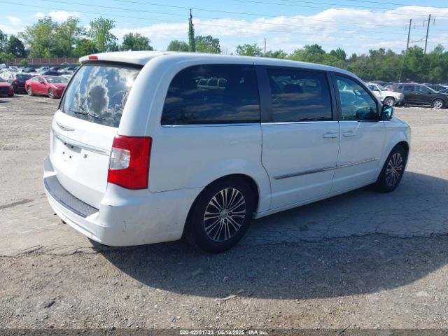 2C4RC1HG0ER174556 Chrysler Town & Country S
