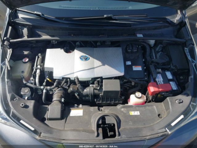 JTDKARFU8J3066722 Toyota Prius Three Touring