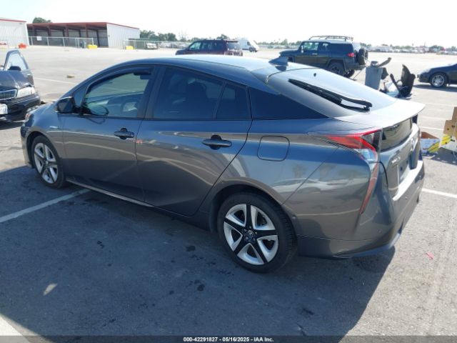 JTDKARFU8J3066722 Toyota Prius Three Touring