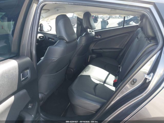 JTDKARFU8J3066722 Toyota Prius Three Touring