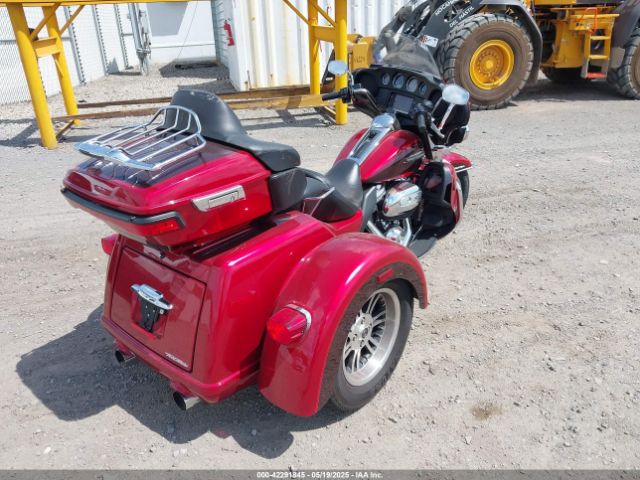 2018 HARLEY-DAVIDSON FLHTCUTG 1HD1MAD13JB858262 Photo 3
