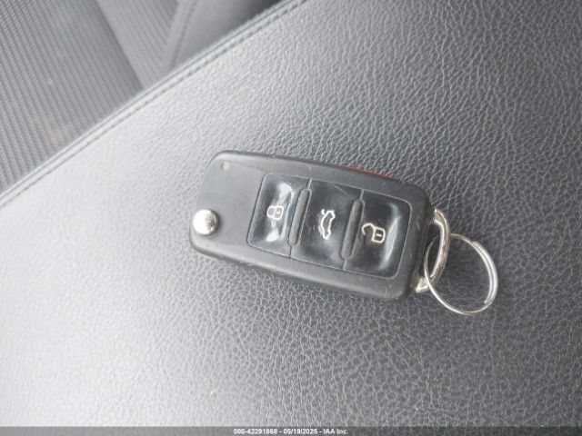 1VWAT7A30GC059925 Volkswagen Passat